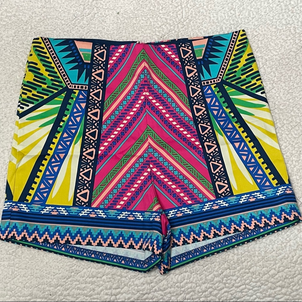 NWT Ladies Shorts - Picture 2 of 9